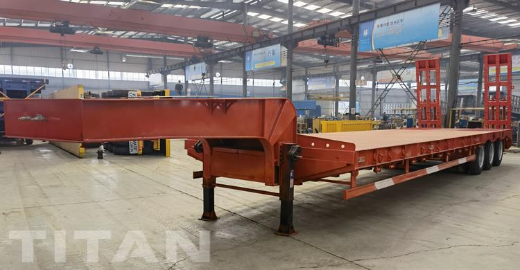 Tri Axle Low Bed Semi Trailer for Sale in Togo
