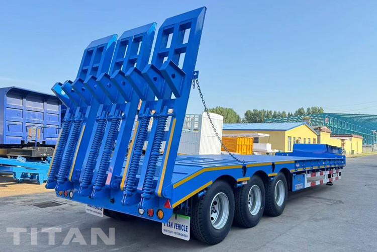 Tri Axle Lowbed Trailer for Sale in Guinea