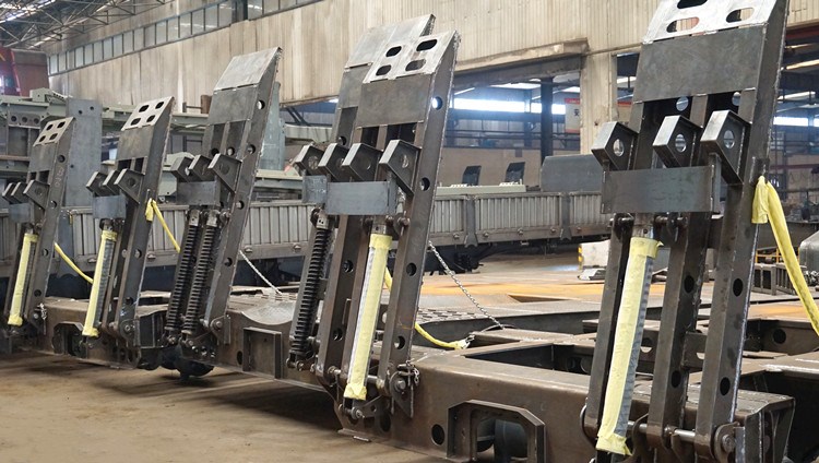 Low Bed Truck Price | Tri Axle Low Bed Semi Trailer for Sale