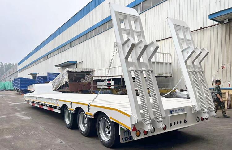 3 Axle Semi Low Loader Trailer for Sale in Indonesia