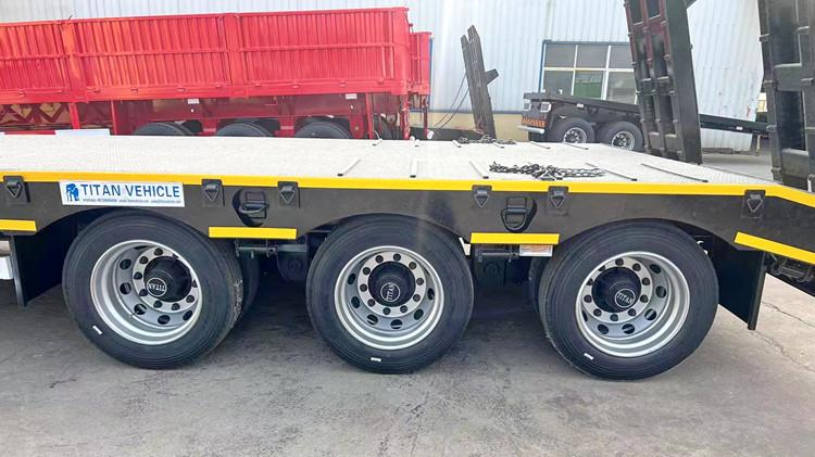 Tri Axle 60 Ton Low Bed Trailer for Sale in Algeria