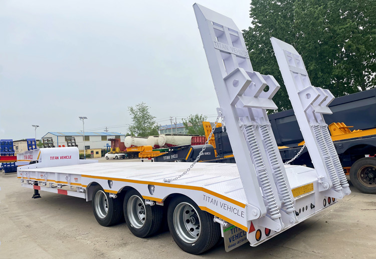 Tri Axle Low Bed Semi Trailer for Sale in Liberia