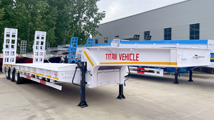 Tri Axle Low Bed Semi Trailer for Sale in Liberia