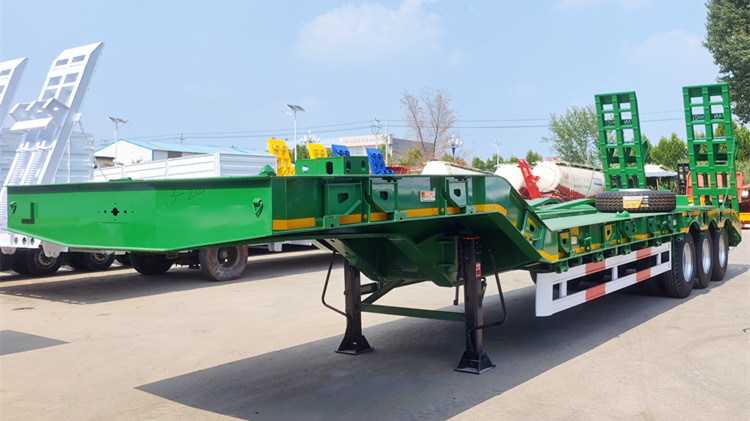 2026 New Design 3 Axle 13.6M Lowbed Trailer for Sale in Tanzania