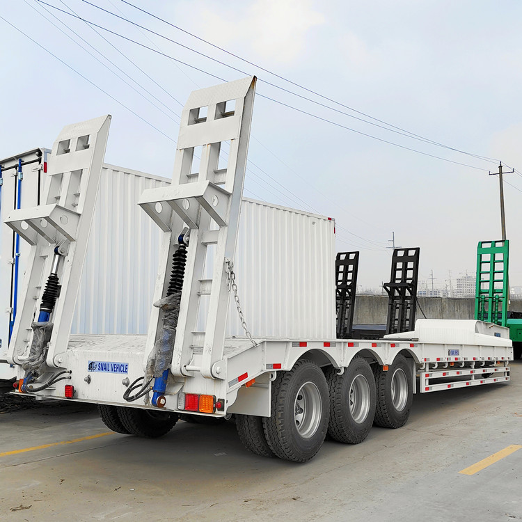 SNAIL Tri Axle Low Bed Trailer